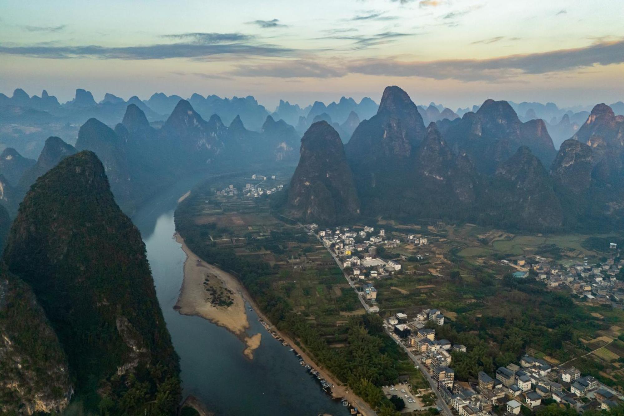 Leisure Courtyard Hotel Yangshuo-Free Shuttle Bus To Yangshuo Station Stay 2 Nights One Way Eksteriør bilde