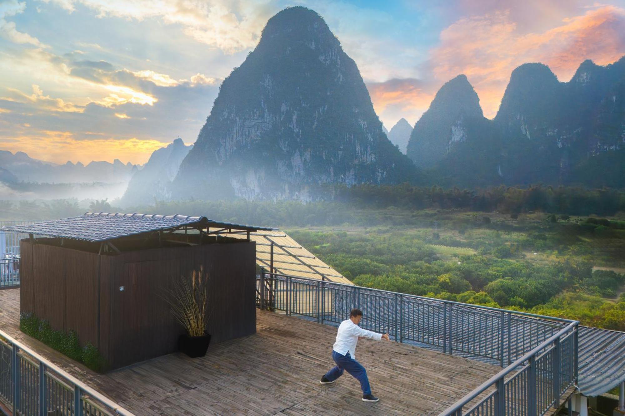 Leisure Courtyard Hotel Yangshuo-Free Shuttle Bus To Yangshuo Station Stay 2 Nights One Way Eksteriør bilde
