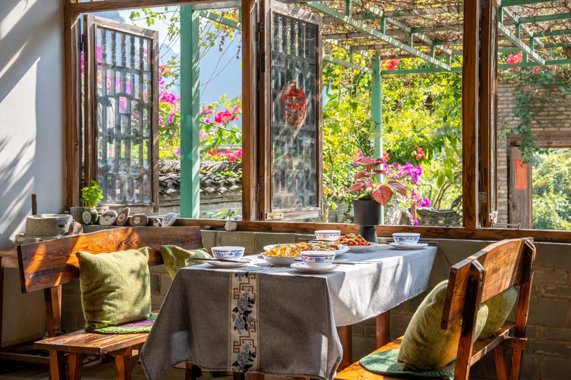 Leisure Courtyard Hotel Yangshuo-Free Shuttle Bus To Yangshuo Station Stay 2 Nights One Way Eksteriør bilde